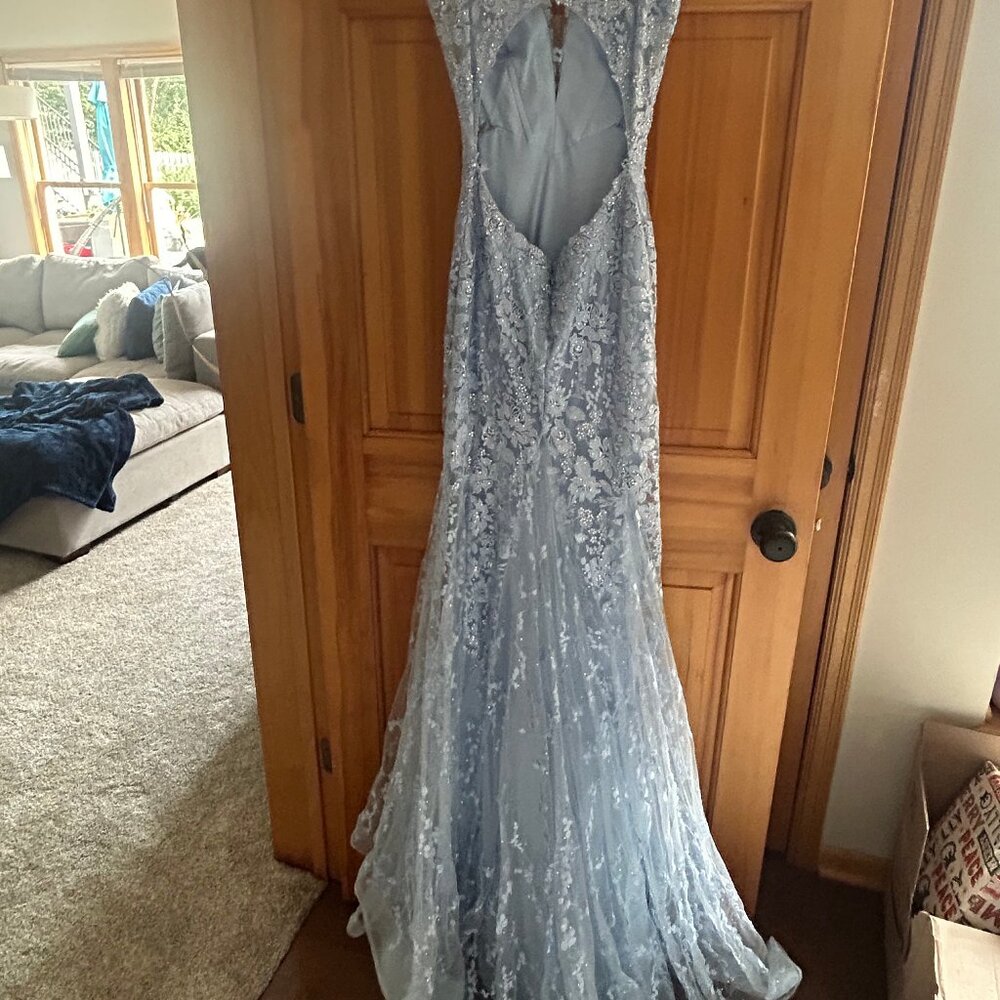 Gorgeous Ellie Wilde Prom Dress - Picture 3 of 6